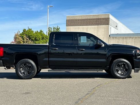 Used 2018 Chevrolet Silverado 1500 LTZ Z71 w/ LTZ Plus Package image 6