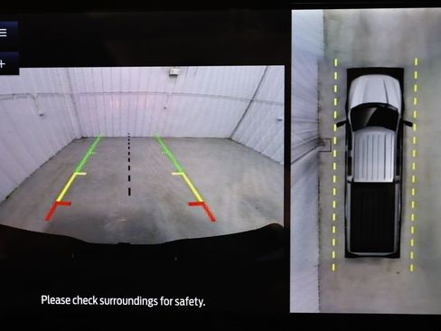 Used 2022 Ford F350 Lariat w/ Black Appearance Package image 33