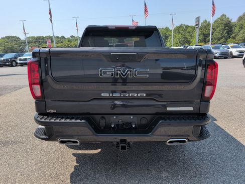 Used 2022 GMC Sierra 1500 Elevation w/ LPO, Elevation Black Package AWD/4WD image 8