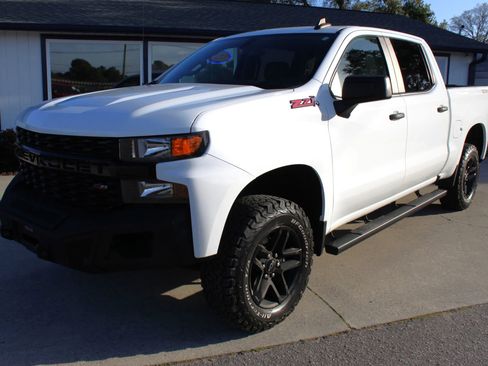 Used 2020 Chevrolet Silverado 1500 Custom Trail Boss w/ Custom Convenience Package image 28