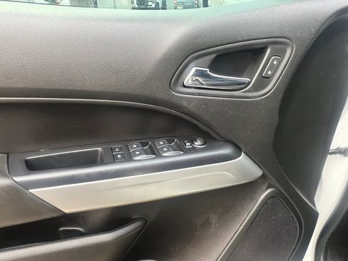 Used 2019 Chevrolet Colorado LT w/ Colorado RST Special Edition AWD/4WD image 12