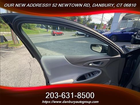 Used 2023 Chevrolet Malibu LT FWD image 11