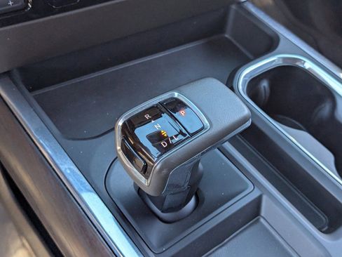 Used 2022 GMC Sierra 1500 SLT w/ SLT Premium Plus Package image 30