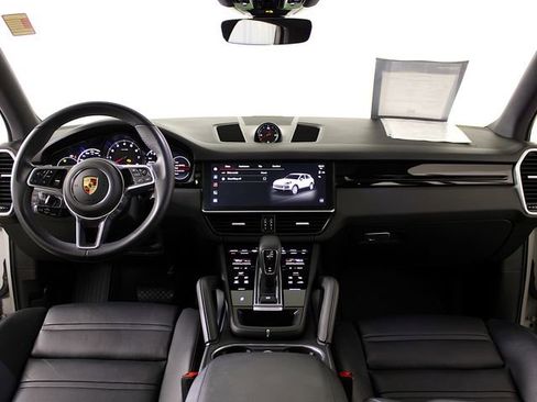 Certified 2023 Porsche Cayenne w/ Premium Package AWD/4WD image 13