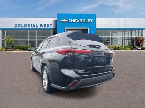 Used 2023 Toyota Highlander LE FWD image 8