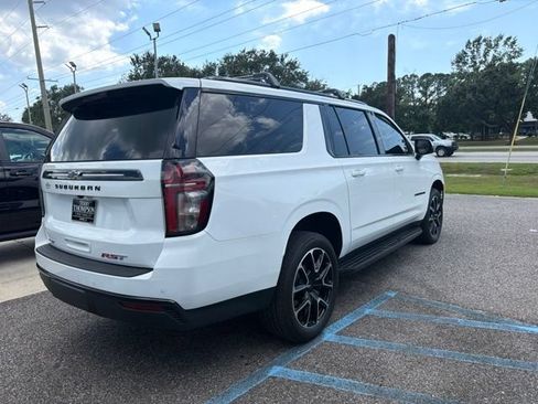 Used 2024 Chevrolet Suburban RST w/ Luxury Package RWD image 4