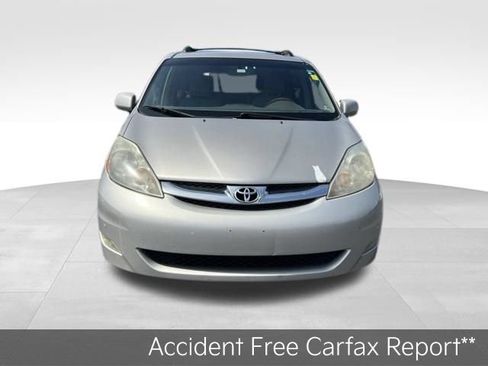 Used 2008 Toyota Sienna XLE FWD image 2