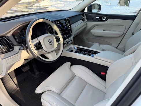 Used 2023 Volvo XC60 T8 Ultimate w/ Climate Package image 8