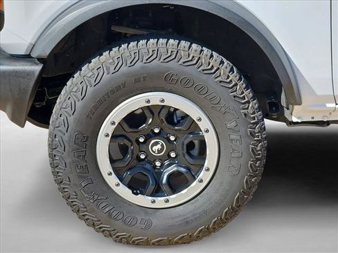 Used 2023 Ford Bronco Outer Banks w/ Sasquatch Package image 24
