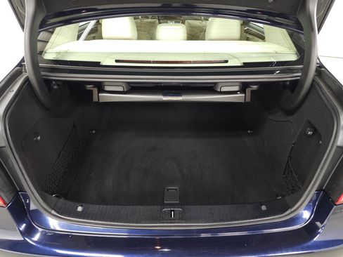 Used 2014 Mercedes-Benz E 350 4MATIC Sedan image 7