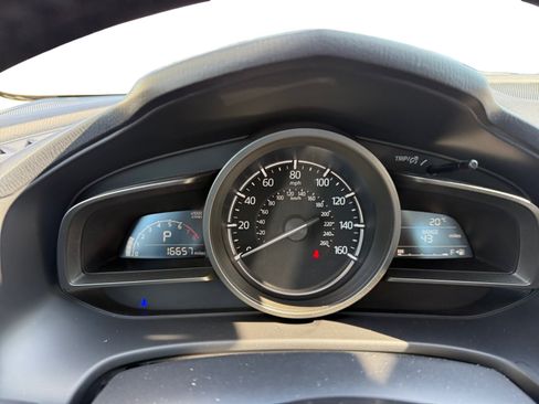 Used 2018 MAZDA MAZDA3 Touring FWD image 11