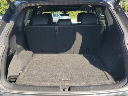 Used 2021 Volkswagen Tiguan SEL Premium R-Line image 32