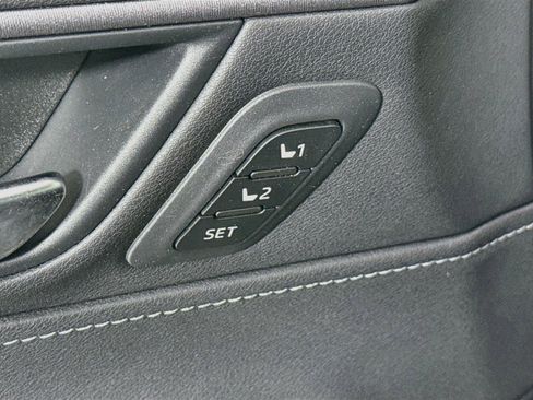 Used 2024 Toyota Venza XLE AWD/4WD image 30