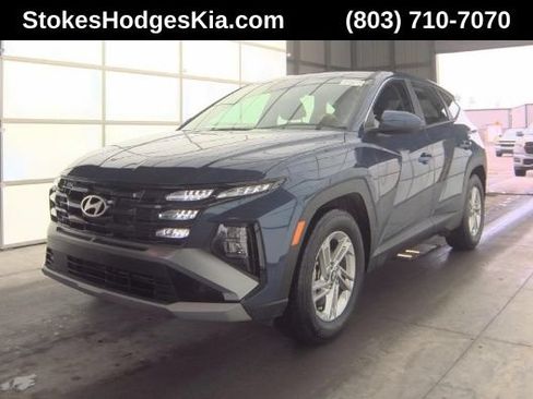 Used 2025 Hyundai Tucson SE FWD image 1
