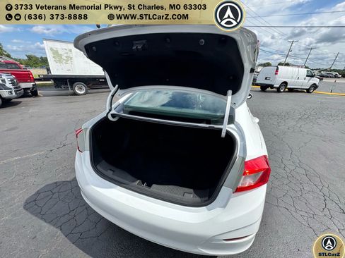 Used 2017 Chevrolet Cruze LS image 12