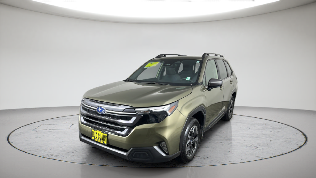 Used 2025 Subaru Forester Premium AWD/4WD image 1