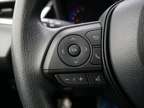 Certified 2022 Toyota Corolla LE FWD image 25