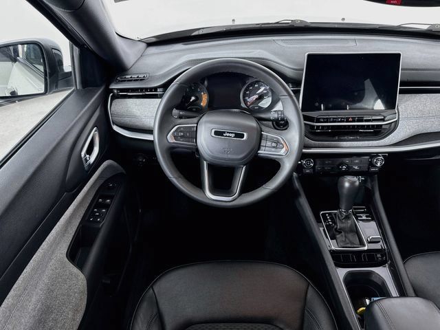 Used 2024 Jeep Compass Latitude AWD/4WD image 22
