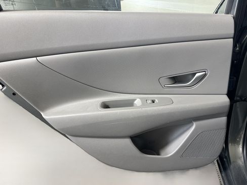 Used 2025 Hyundai Elantra SE FWD image 25