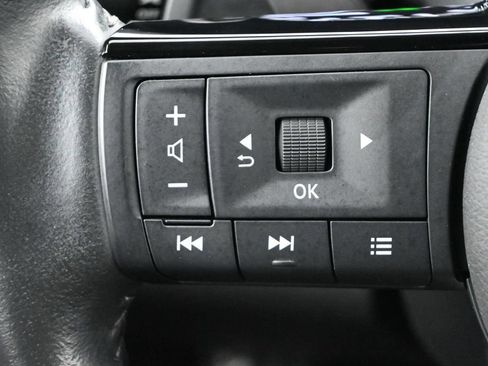 Used 2023 Nissan Pathfinder SL w/ SL Premium Package FWD image 6