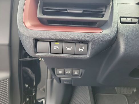 New 2026 Toyota Prius Plug-In Hybrid FWD image 32