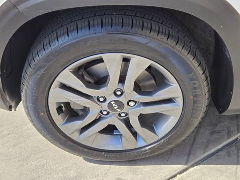 Used 2023 Kia Seltos S w/ Navigation Package image 12