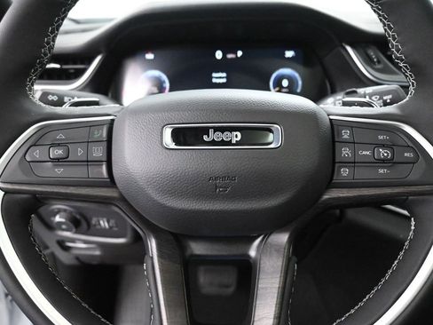 New 2025 Jeep Grand Cherokee L Limited w/ Trailer Tow Package image 32