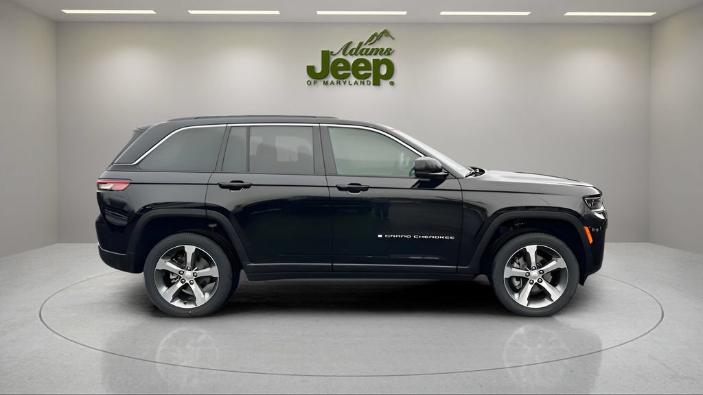 New 2026 Jeep Grand Cherokee Limited w/ Trailer Tow Package AWD/4WD image 7