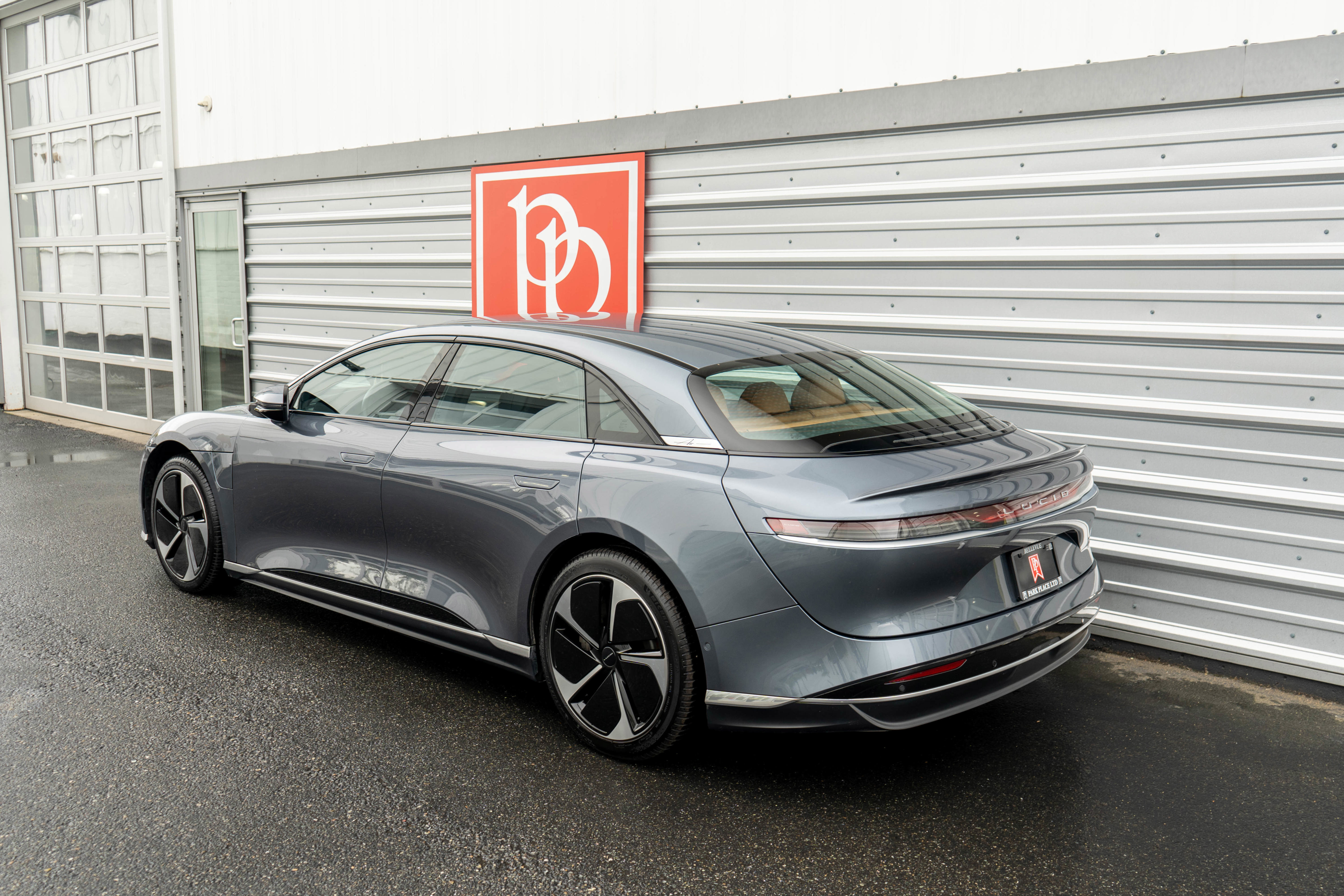 Used 2024 Lucid Air Touring AWD/4WD image 37