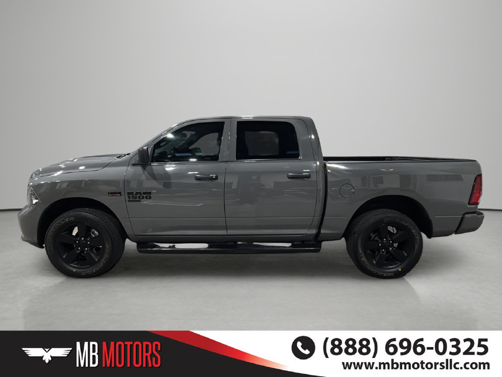 Used 2022 RAM 1500 Express w/ Ceramic Grey Express Package AWD/4WD image 2