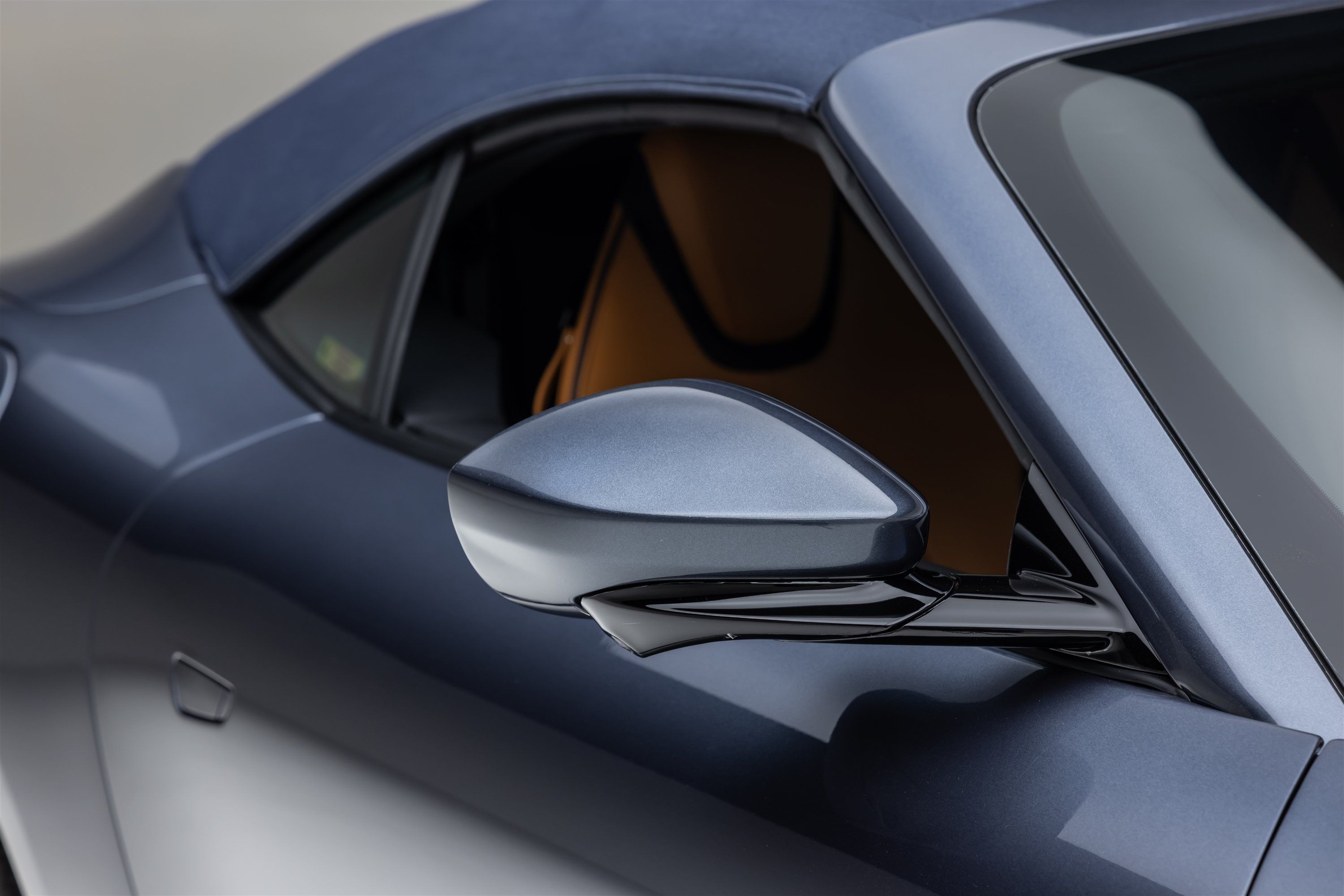 Certified 2025 Ferrari Roma Spider RWD image 19