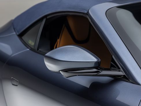 Used 2025 Ferrari Roma Spider RWD image 19