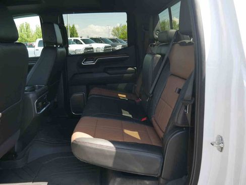 Used 2024 Chevrolet Silverado 1500 High Country w/ High Country Premium Package image 16