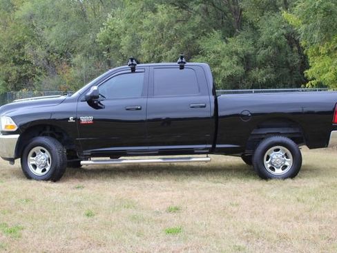 Used 2012 RAM 3500 SLT w/ Technology Group image 2