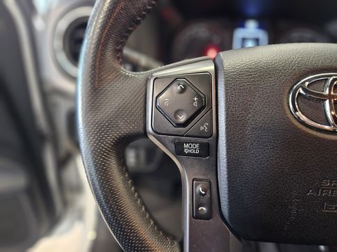 Used 2021 Toyota Tacoma TRD Off-Road w/ Technology Package image 27