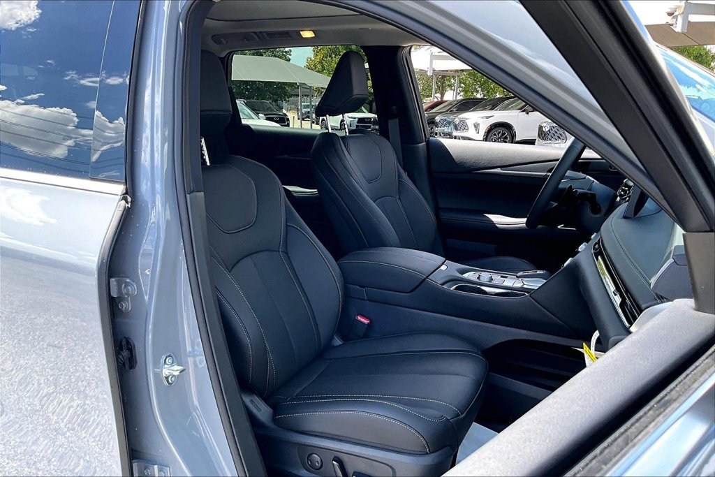 New 2027 INFINITI QX60 Luxe FWD image 15