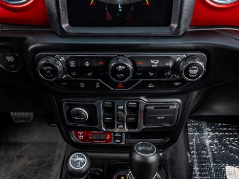 Used 2023 Jeep Wrangler Unlimited Rubicon w/ Steel Bumper Group image 26