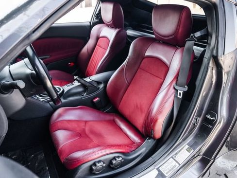 Used 2010 Nissan 370Z Touring w/ Sport Pkg RWD image 4
