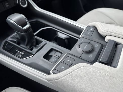 Used 2025 Toyota Grand Highlander AWD image 28