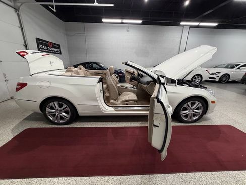 Used 2011 Mercedes-Benz E 350 Cabriolet image 36
