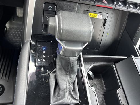 Used 2024 Toyota Tundra Platinum AWD/4WD image 41