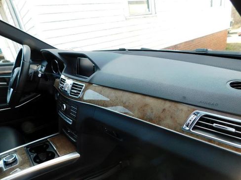 Used 2016 Mercedes-Benz E 350 4MATIC Sedan image 11