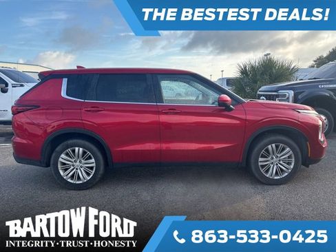 Used 2024 Mitsubishi Outlander ES image 4