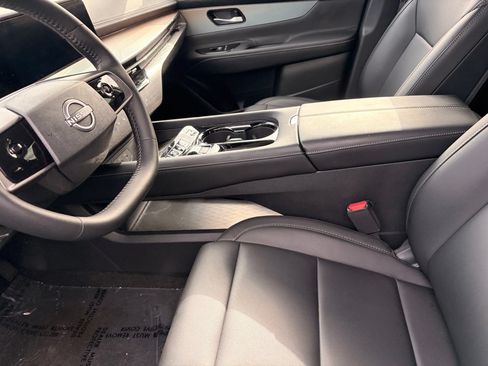 Used 2025 Nissan Murano SL AWD/4WD image 17