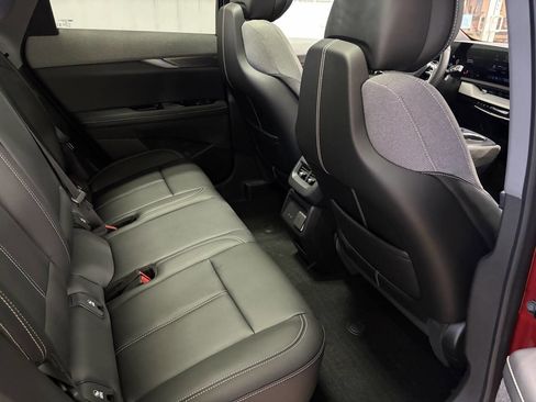 Used 2025 Cadillac Optiq Luxury 1 w/ LPO, Floor Liner Package image 31