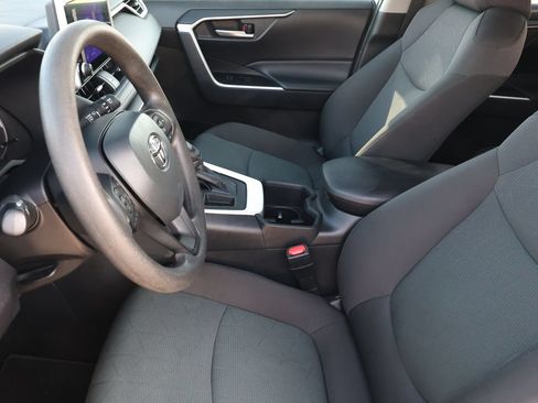 Used 2025 Toyota RAV4 XLE FWD image 14