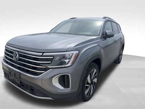 Used 2025 Volkswagen Atlas SE image 7