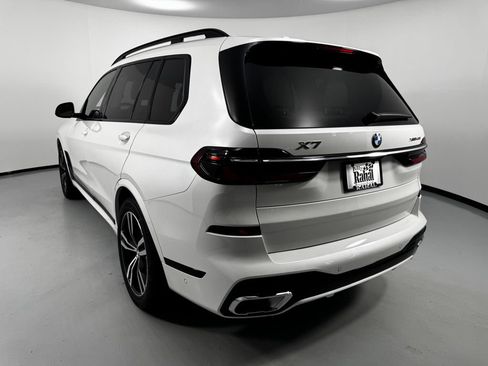Used 2026 BMW X7 xDrive40i w/ M Sport Package AWD/4WD image 6