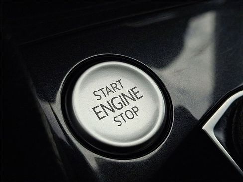 Used 2024 Volkswagen Tiguan SE R-Line image 24