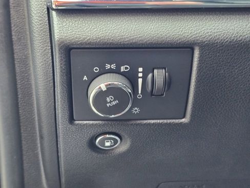 Used 2022 Jeep Grand Cherokee Limited w/ Trailer Tow Group IV image 19